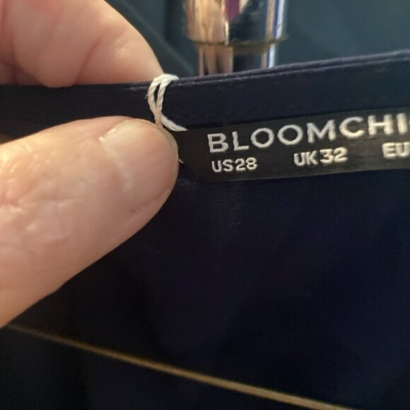 Bloomchic black V-neck, pullover, blouse, soft silky - Picture 2 of 2